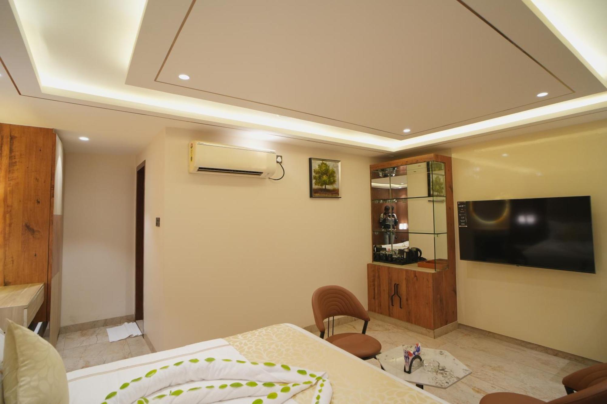 Oriva Vinflora Residency - Nr Lv Prasad Hospital, Banjara Hills Hotel Hyderabad Luaran gambar